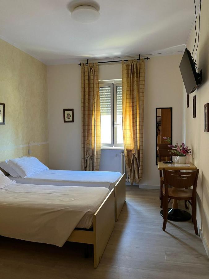 לאזיסה Albergo Aquila מראה חיצוני תמונה