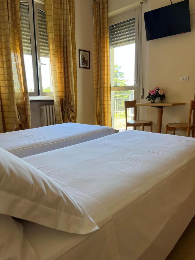 לאזיסה Albergo Aquila מראה חיצוני תמונה